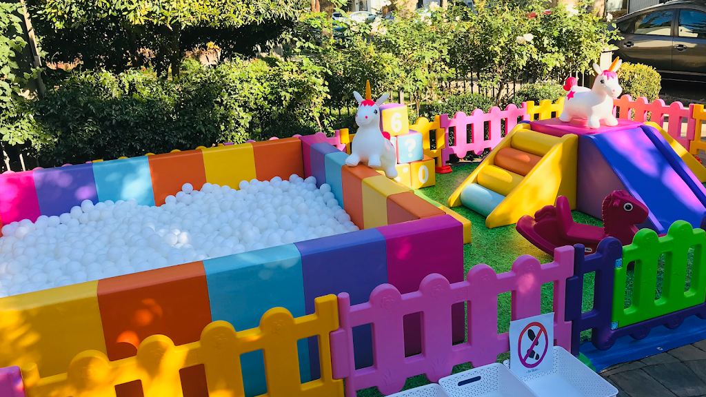 Backyard bounce-house party (Dublin) in Dublin