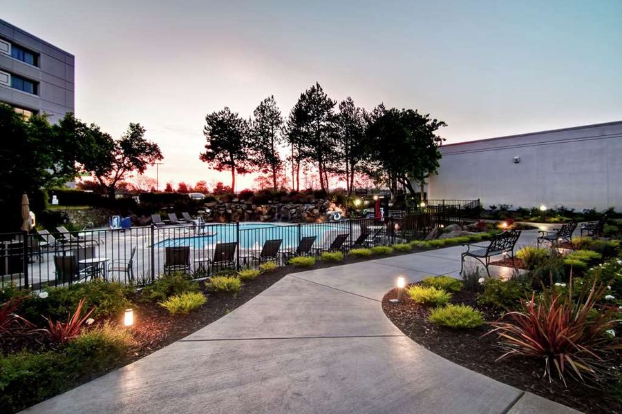 Hilton Pleasanton poolside cabana in Pleasanton