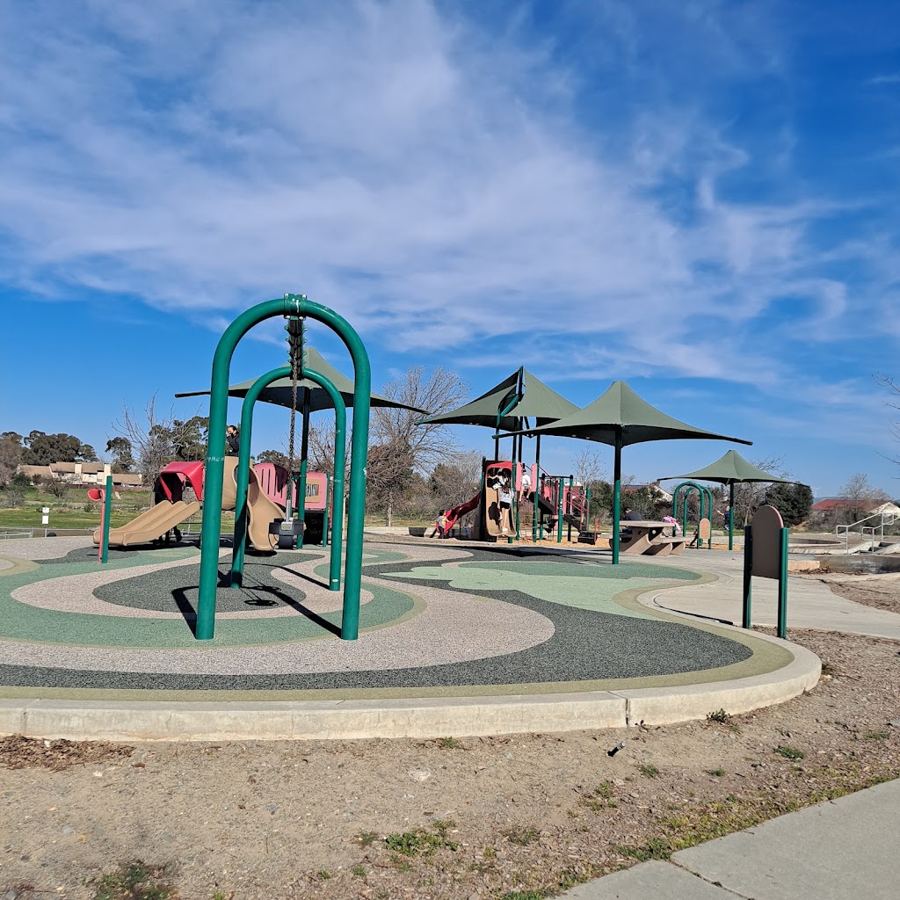 Robertson Park ballfields & picnic in Livermore